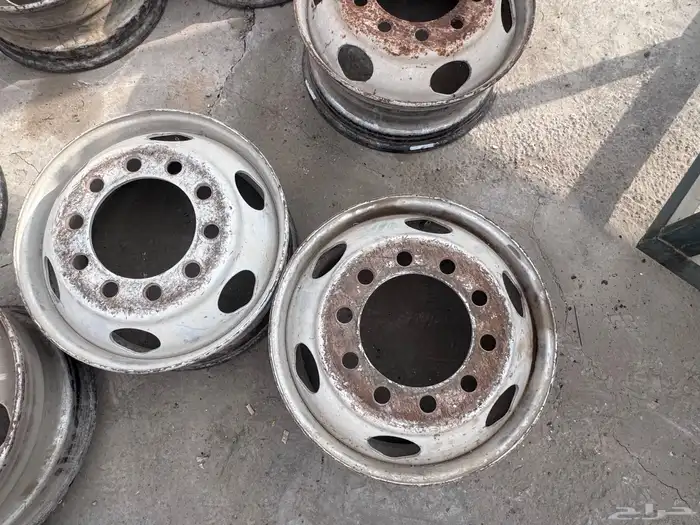 جنوط شاحنه نيسانUD 1