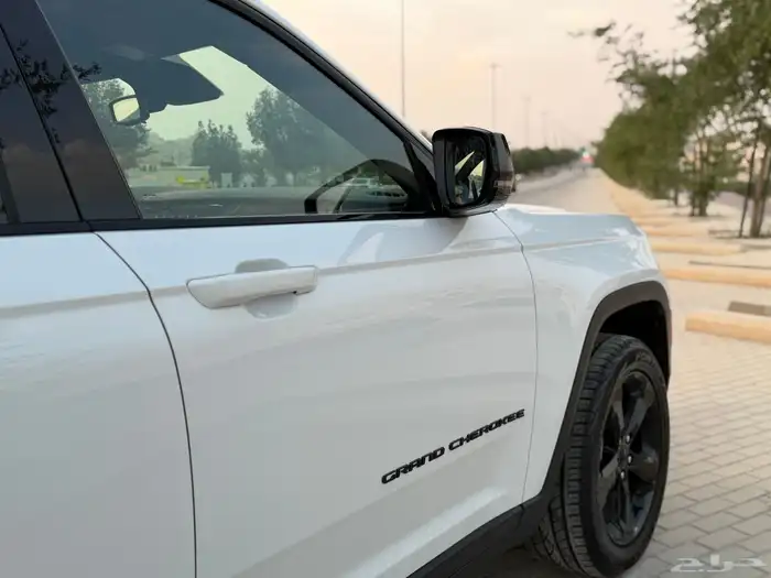 جراند شيروكي بلاك اديشن 2023 Altitude 16