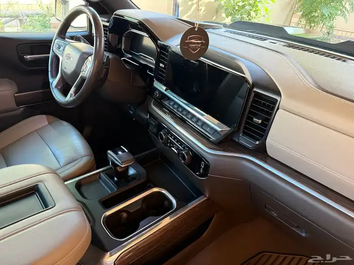 سفروليه سلفرادو Z71 المديل 2022 تريل بوس فيس لفت 55