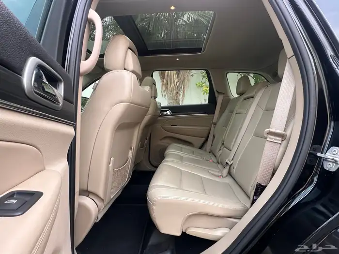 جيب جراند شيروكي 2019 ليمتيد نضيف للمستخدمV6دبل 15