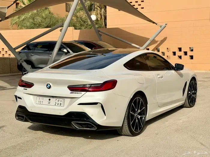 للبيع BMW 850i   الفئة الثامنة - 8 سلندر توين تيربو 4