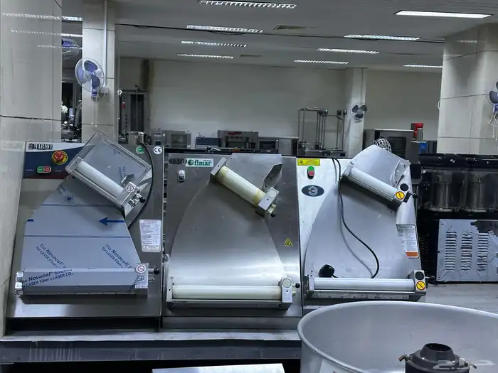 بيع جميع معدات المطاعم والمخابز والكفيهات المستعمله شبه جد 46