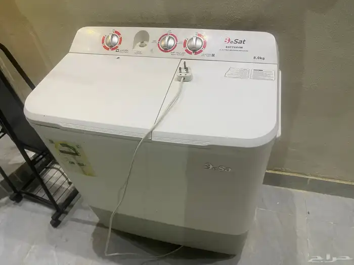 غسالة ومكنسة ومرايه مستعمله للبيع 9