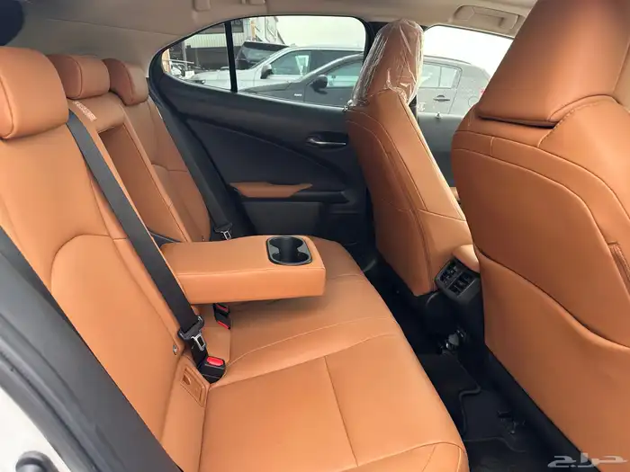 لكزس UX200 2022 24