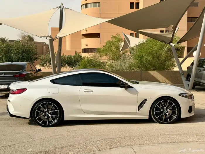للبيع BMW 850i   الفئة الثامنة - 8 سلندر توين تيربو 5