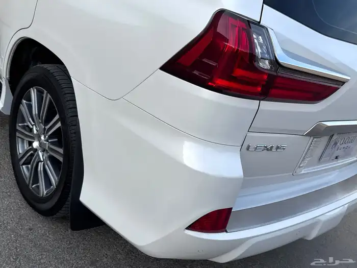 لكزس LX570 2016 مخزنه بلاك اديشن 13