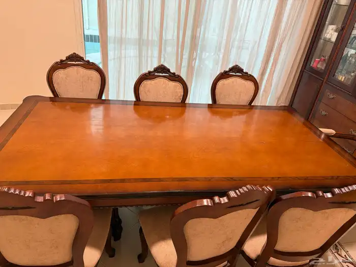 طاولة طعام 2