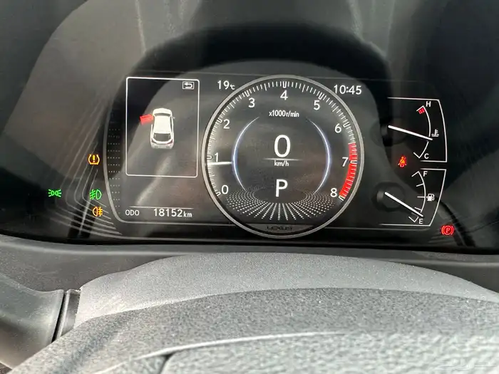 لكزس UX200 2022 11