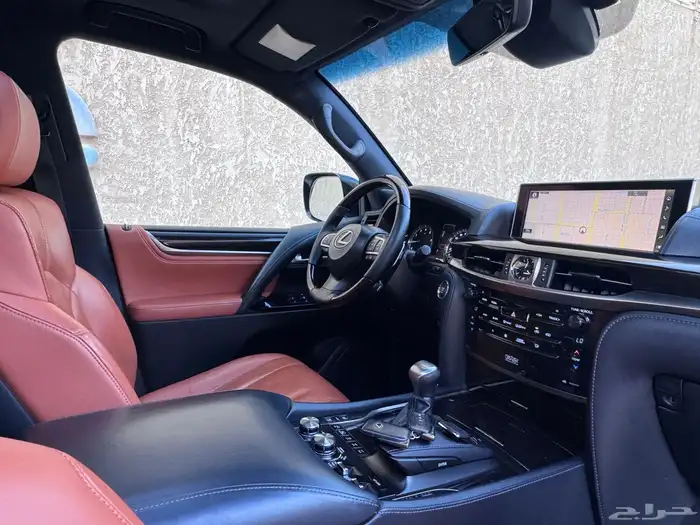 لكزس LX570 2016 مخزنه بلاك اديشن 22