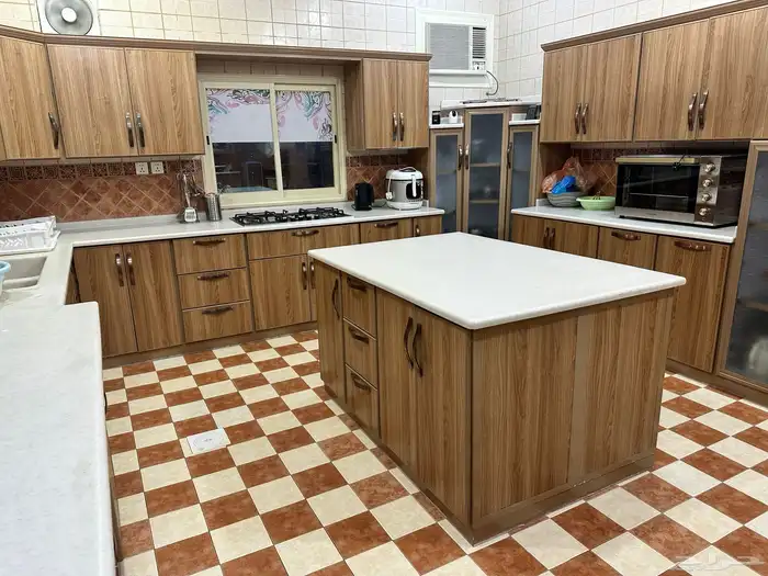 دولاب مطبخ الومنيوم 17 متر تقريبا  رخام صناعي 2