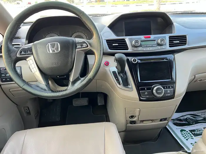 هوندا اوديسي فل كامل موديل 2014 36