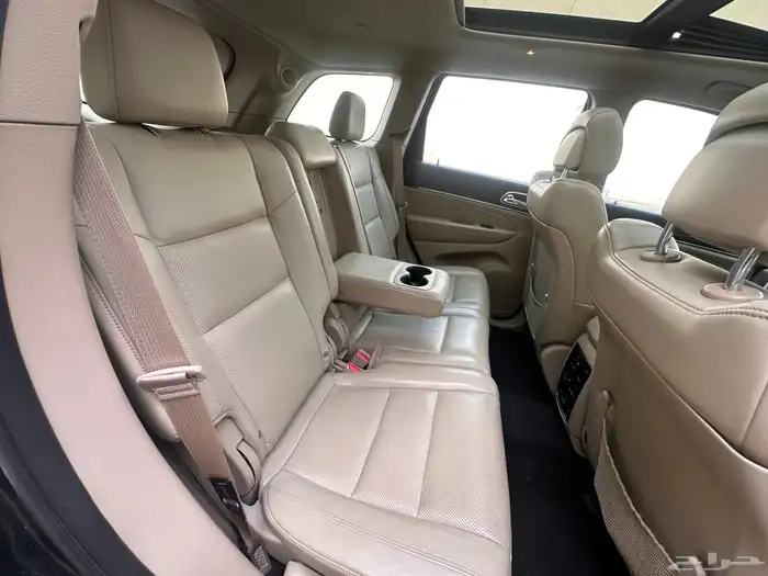 جيب جراند شيروكي 2019 ليمتيد نضيف للمستخدمV6دبل 33