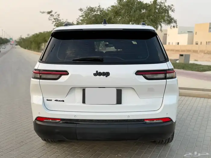 جراند شيروكي بلاك اديشن 2023 Altitude 9