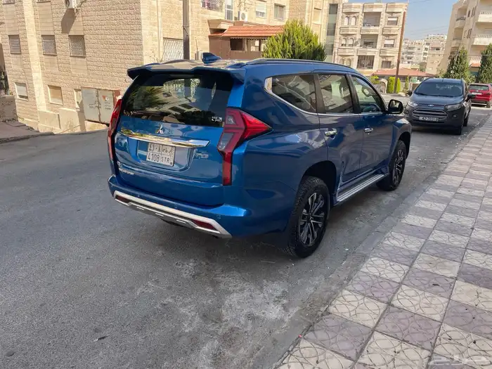 ميتسوبيشي مونتيرو ديزل 2023 للبيع 2