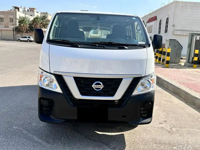 نيسان اورفان 2021 ديزل بضاعه جير عادي نضيف محركاته وكاله 2