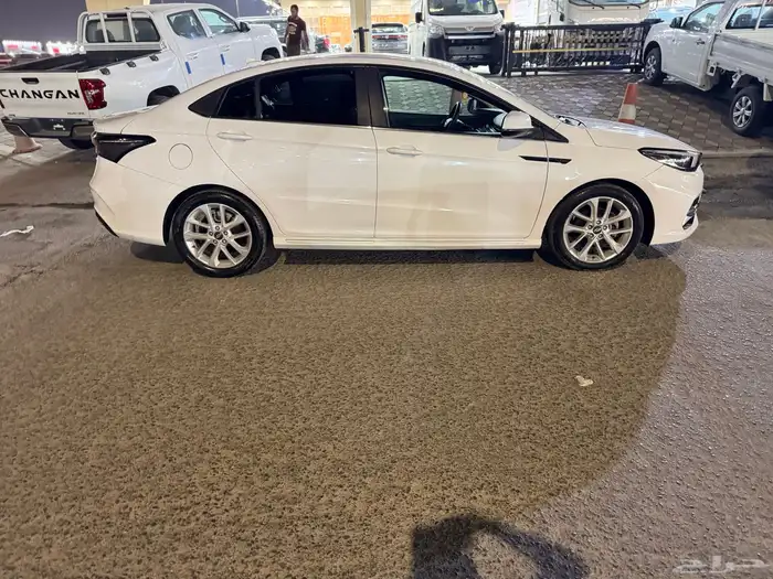 للبيع شانجان اريزو 6 3