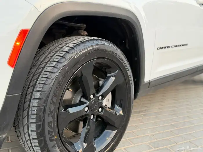 جراند شيروكي بلاك اديشن 2023 Altitude 29