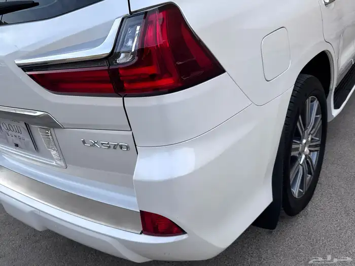 لكزس LX570 2016 مخزنه بلاك اديشن 12