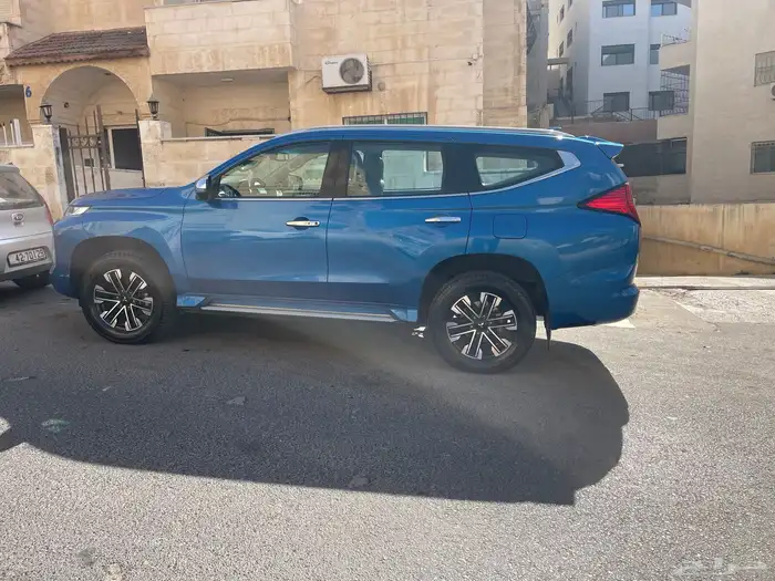 ميتسوبيشي مونتيرو ديزل 2023 للبيع 7