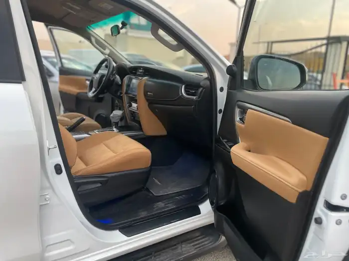 تويوتا فورشنر 2023 VX 2023 ممشى90 الف فقط 19