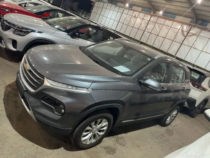 شيفروليه جروف LT استندر 2025 رمادي فضي ابيض أزرق فاتح 1