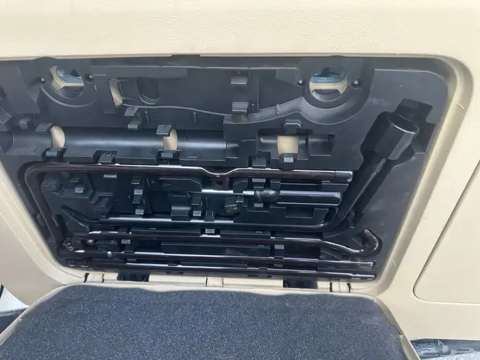 برادو 2017 ماشي 21 الف فقط مخزن اصدار خاص 26