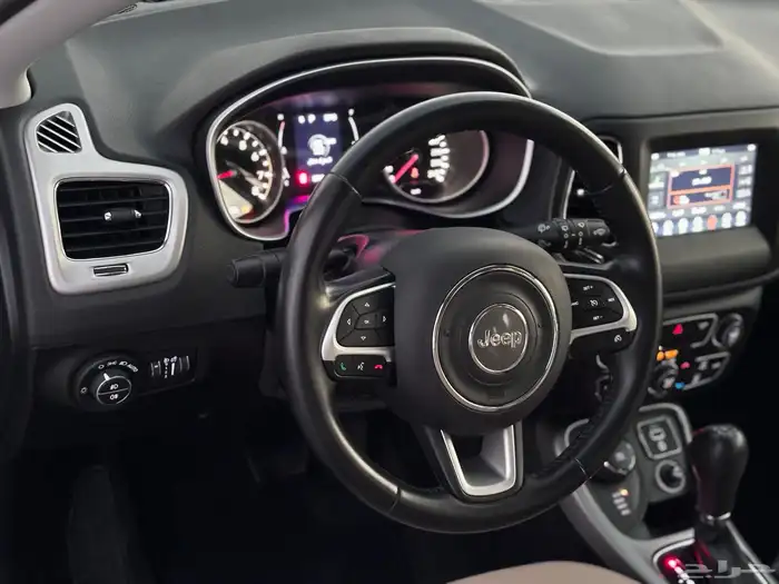 جيب jeep كومباس 2020 عداد 10 الف 33