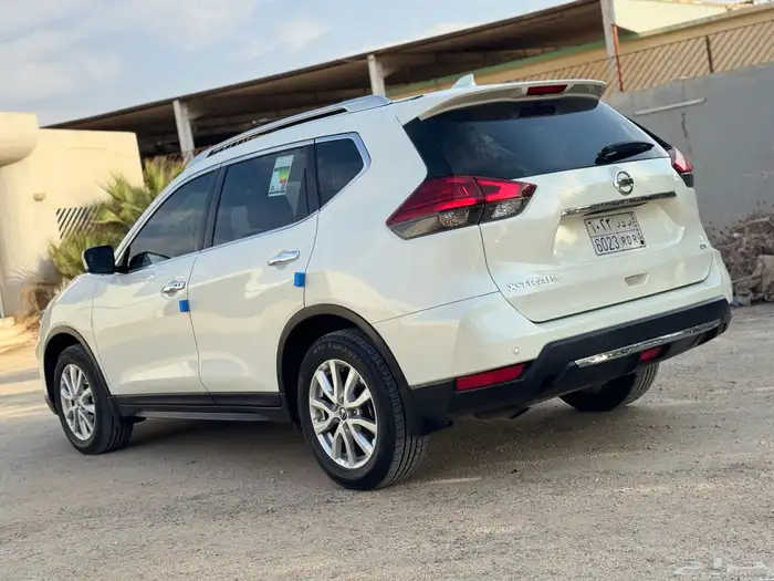 نيسان اكستيرا 4