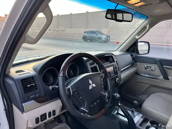 ميتسوبيشي باجيرو2018 فل كامل بانوراما 9