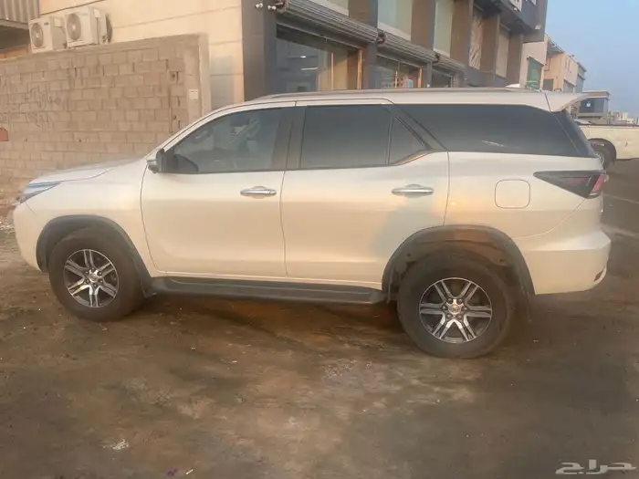 فورتشنر 2017 نظيف جدا جدا 2