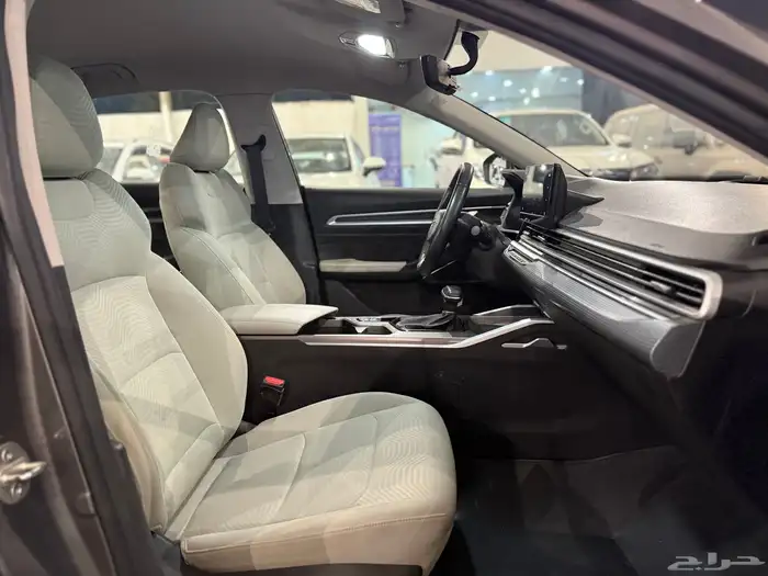 للبيع جيلي امجراند 7 موديل 2024 نص فل 12