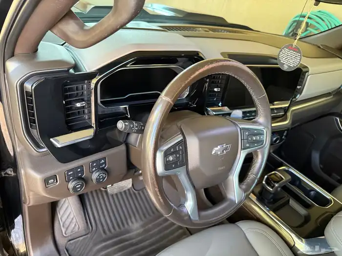 سفروليه سلفرادو Z71 المديل 2022 تريل بوس فيس لفت 36