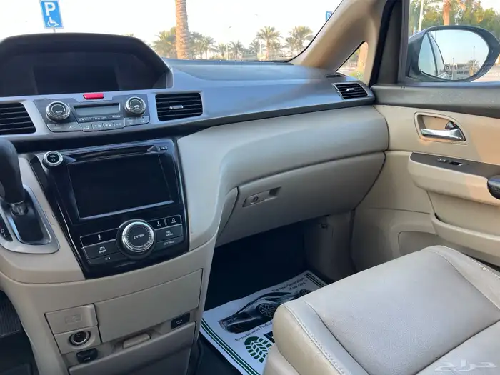 هوندا اوديسي فل كامل موديل 2014 38