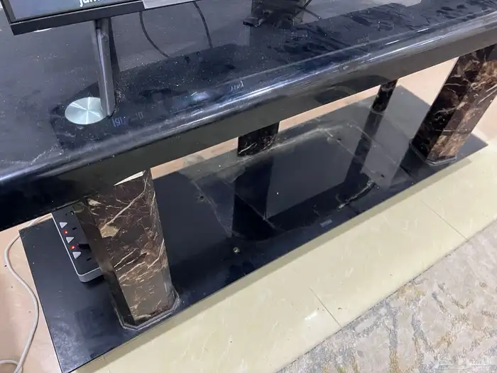 طاولة لشاشة 2