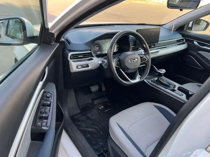 جيلي امجراند 2023 فتحة جلد فل كامل عداد قليل 5