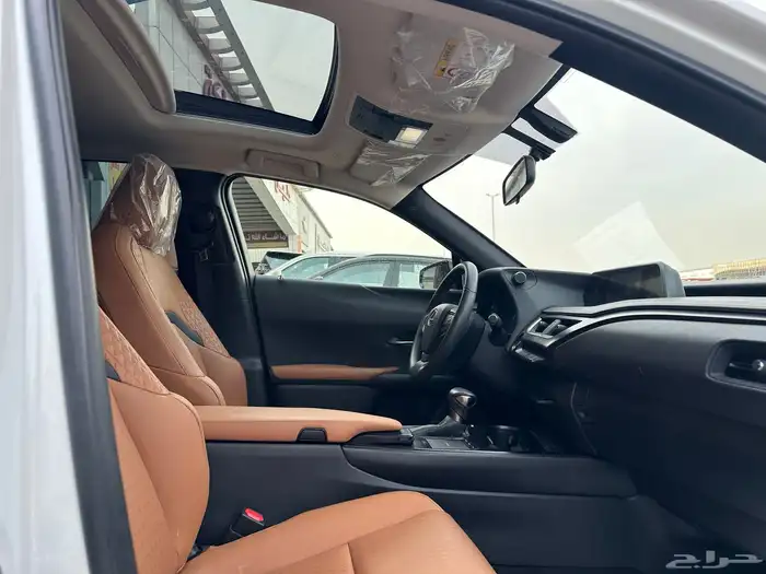 لكزس UX200 2022 25