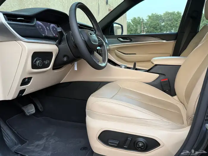 جيب شروكي لمتد 2023 21