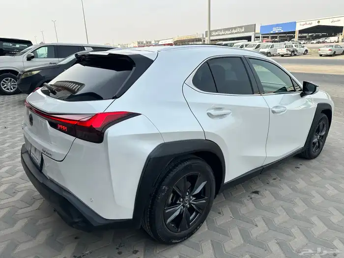 لكزس UX200 2022 5