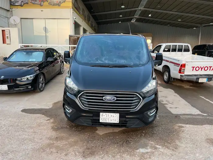 فان 9 ركاب تورينو فورد 2023 شبة جديد ديزل سعودي 2