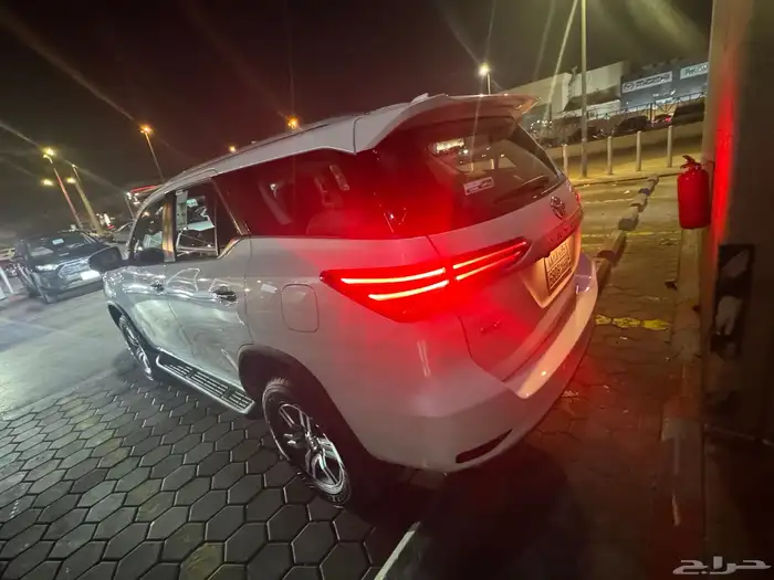 للبيع فورشينر 2025 دبل بنزين 8