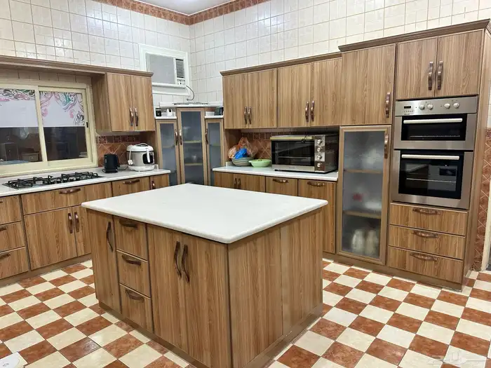 دولاب مطبخ الومنيوم 17 متر تقريبا  رخام صناعي 1