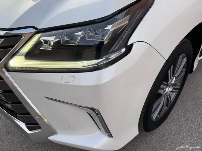 لكزس LX570 2016 مخزنه بلاك اديشن 10