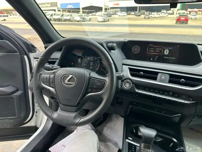 لكزس UX200 2022 16