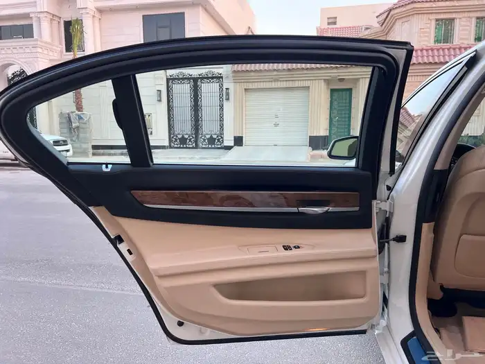 بي ام دبليو الفئة السابعة 730 20