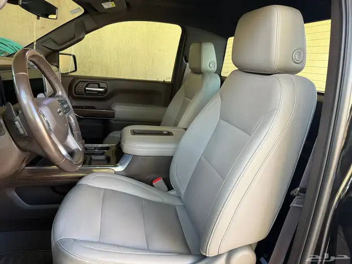 سفروليه سلفرادو Z71 المديل 2022 تريل بوس فيس لفت 43