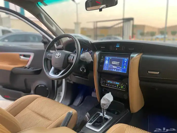 تويوتا فورشنر 2023 VX 2023 ممشى90 الف فقط 17