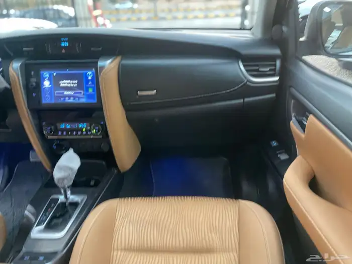 تويوتا فورشنر 2023 VX 2023 ممشى90 الف فقط 18