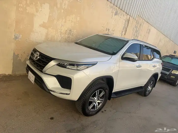 للبيع فورشينر 2025 دبل بنزين 10