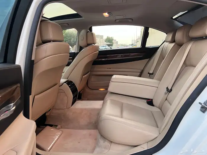 بي ام دبليو الفئة السابعة 730 22