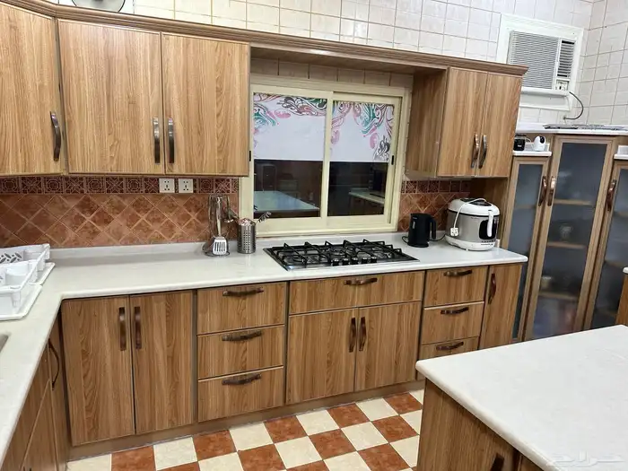 دولاب مطبخ الومنيوم 17 متر تقريبا  رخام صناعي 4